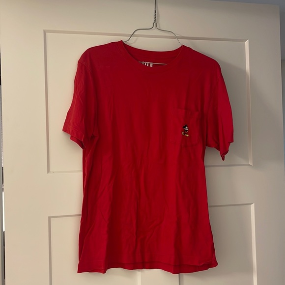 red mickey mouse pocket tshirt - Picture 1 of 3
